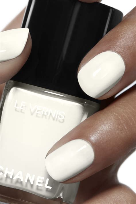 Chanel Le Vernis Longwear Nail Color and Le Gel .